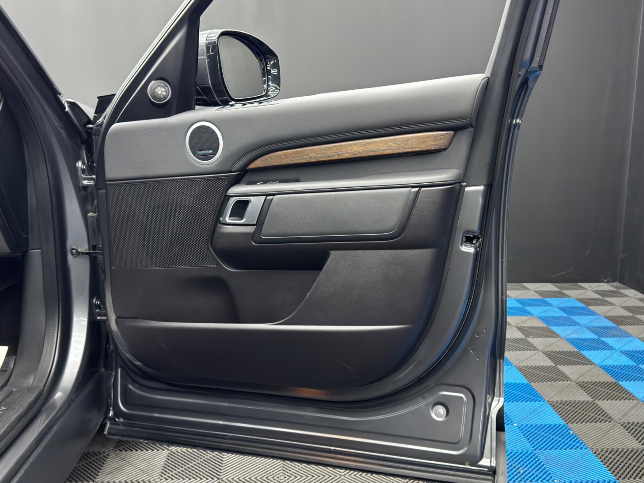 Land Rover Discovery view 47