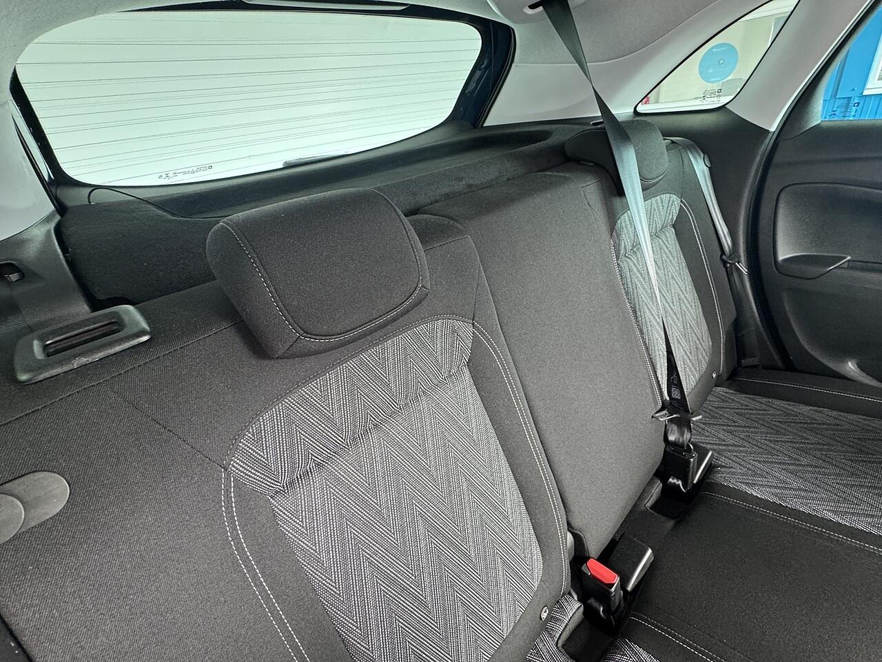 Vauxhall Crossland X view 13