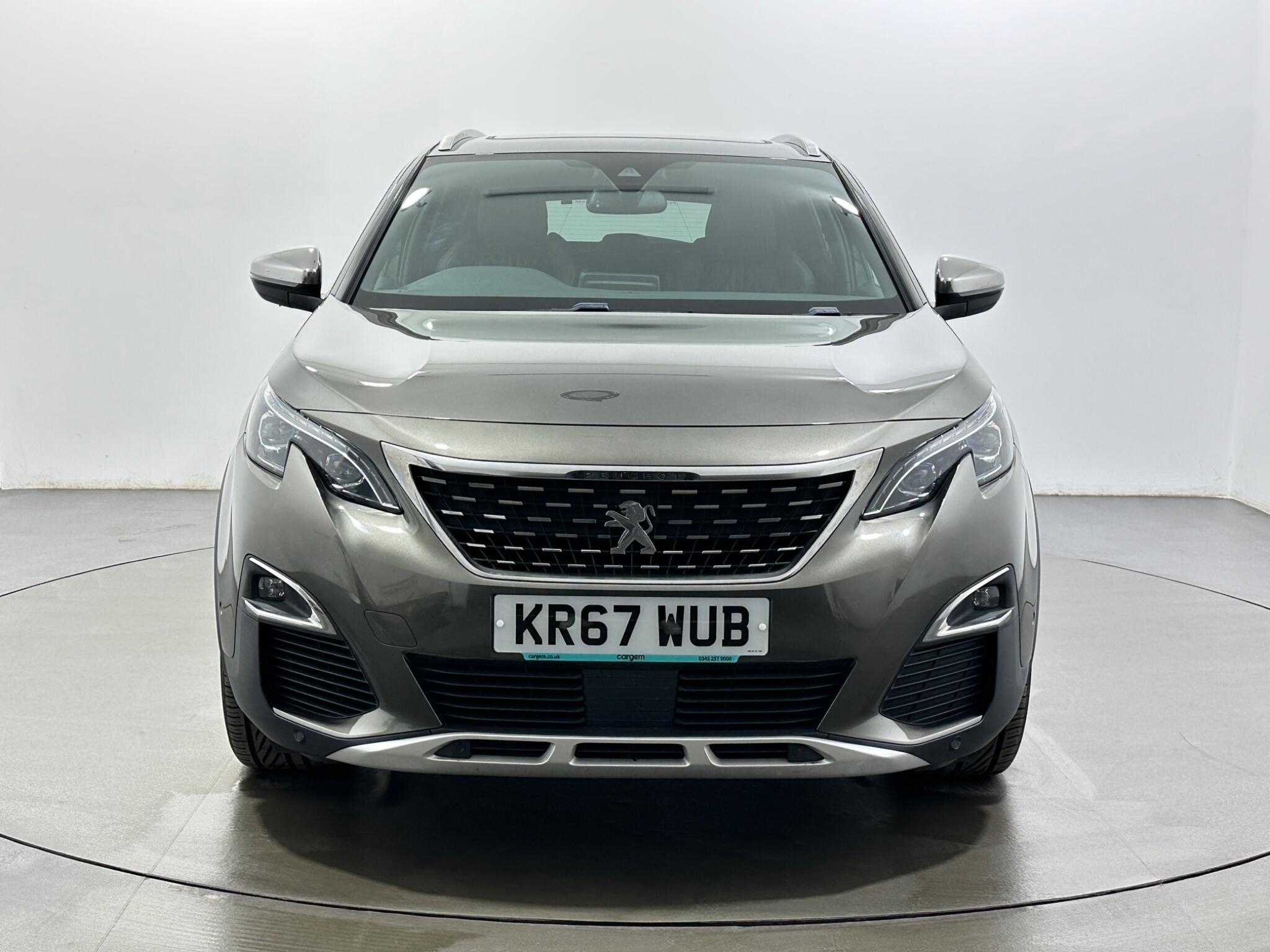 Peugeot 3008 view 3