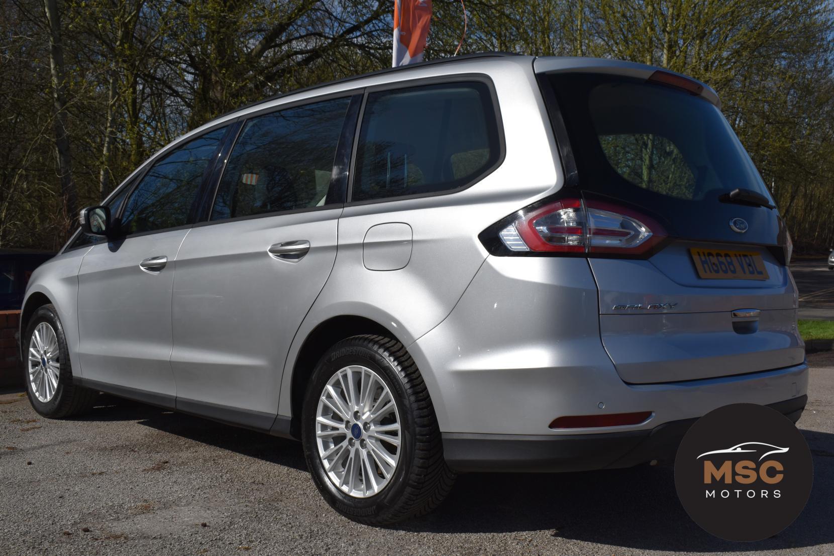 Ford Galaxy view 14