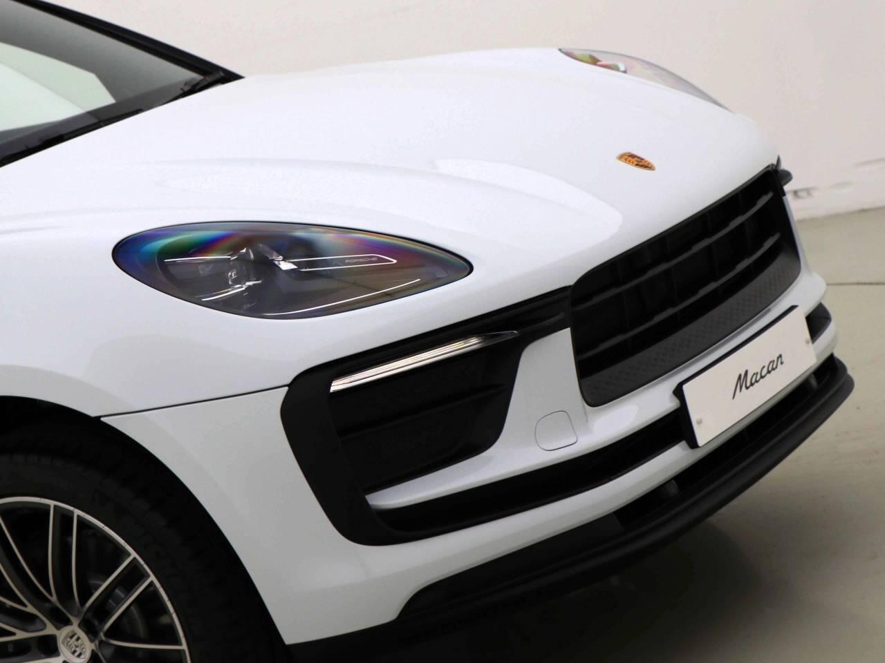Porsche Macan view 13