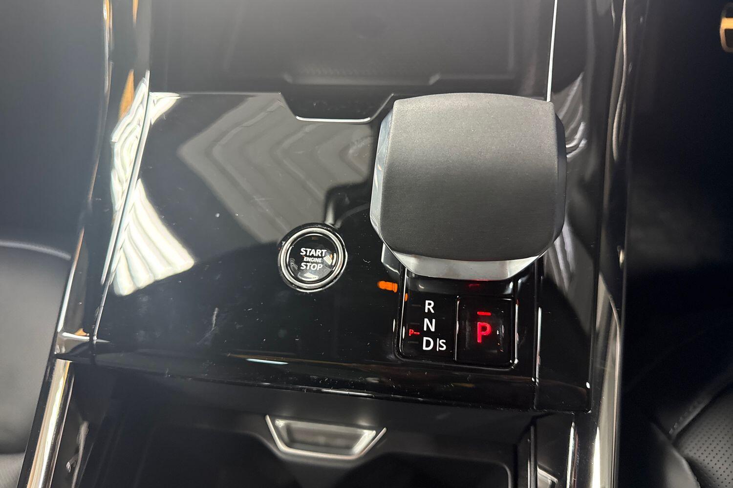Land Rover Range Rover Sport view 12
