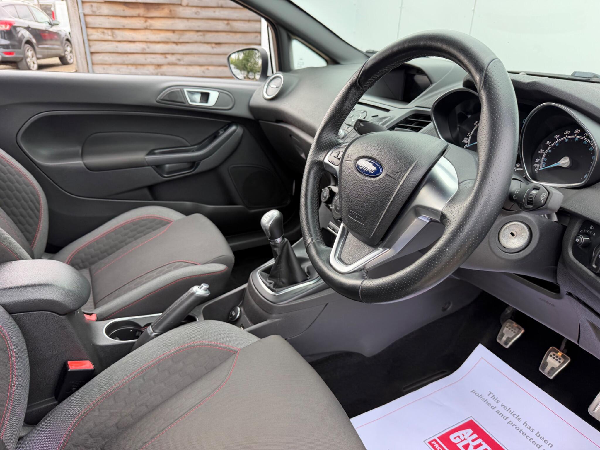 Ford Fiesta view 14