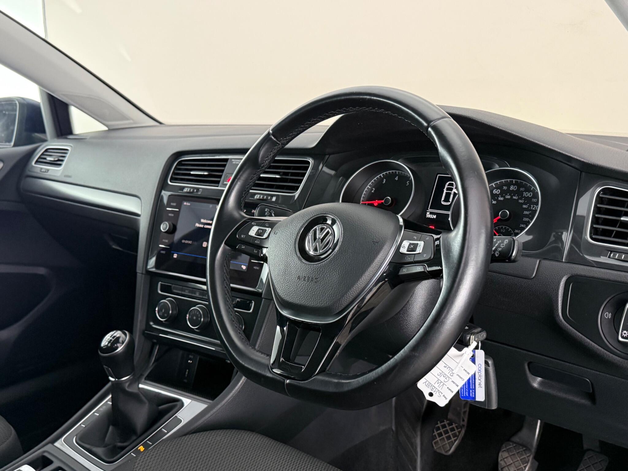 Volkswagen Golf view 3