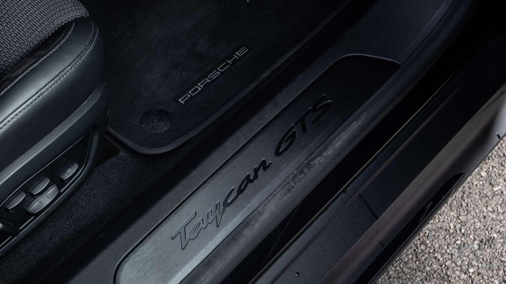 Porsche Taycan view 29