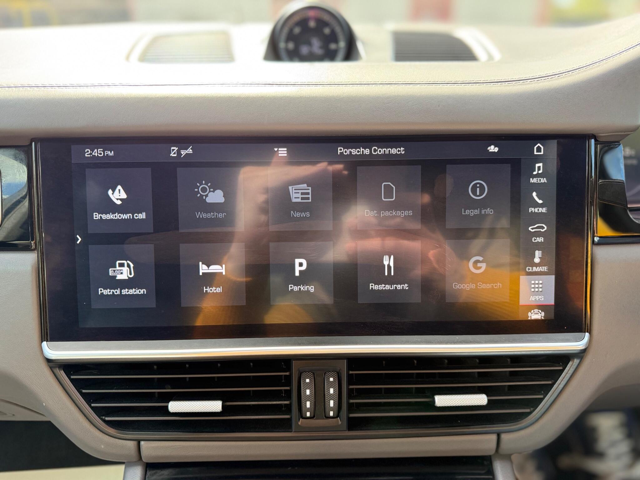 Porsche Cayenne view 37