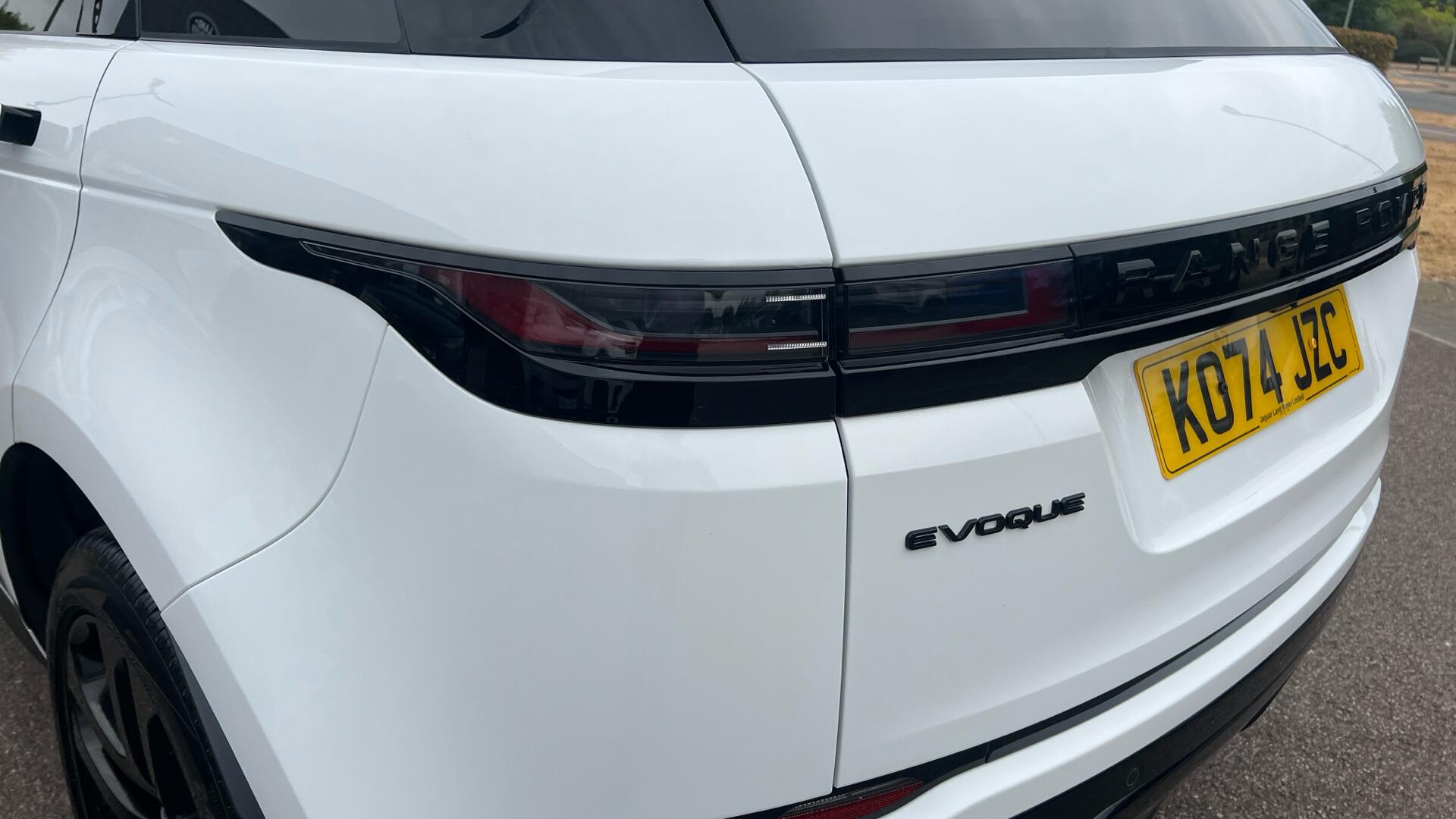 Land Rover Range Rover Evoque view 22