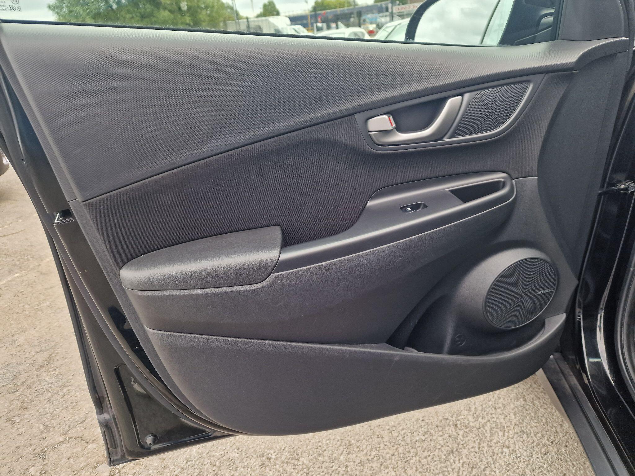 Hyundai Kona view 50