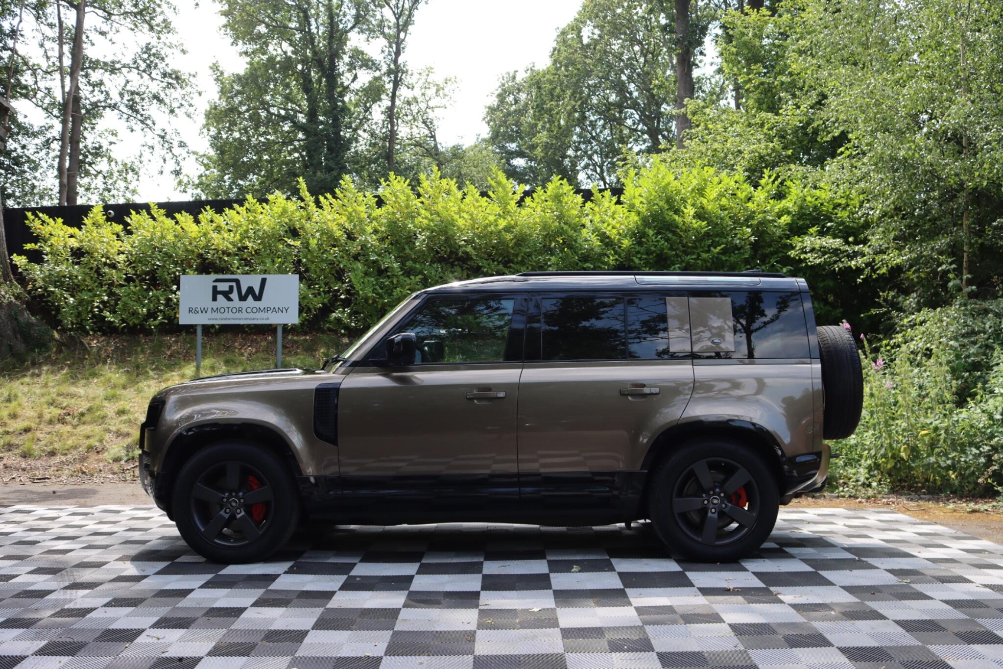 Land Rover Defender view 16
