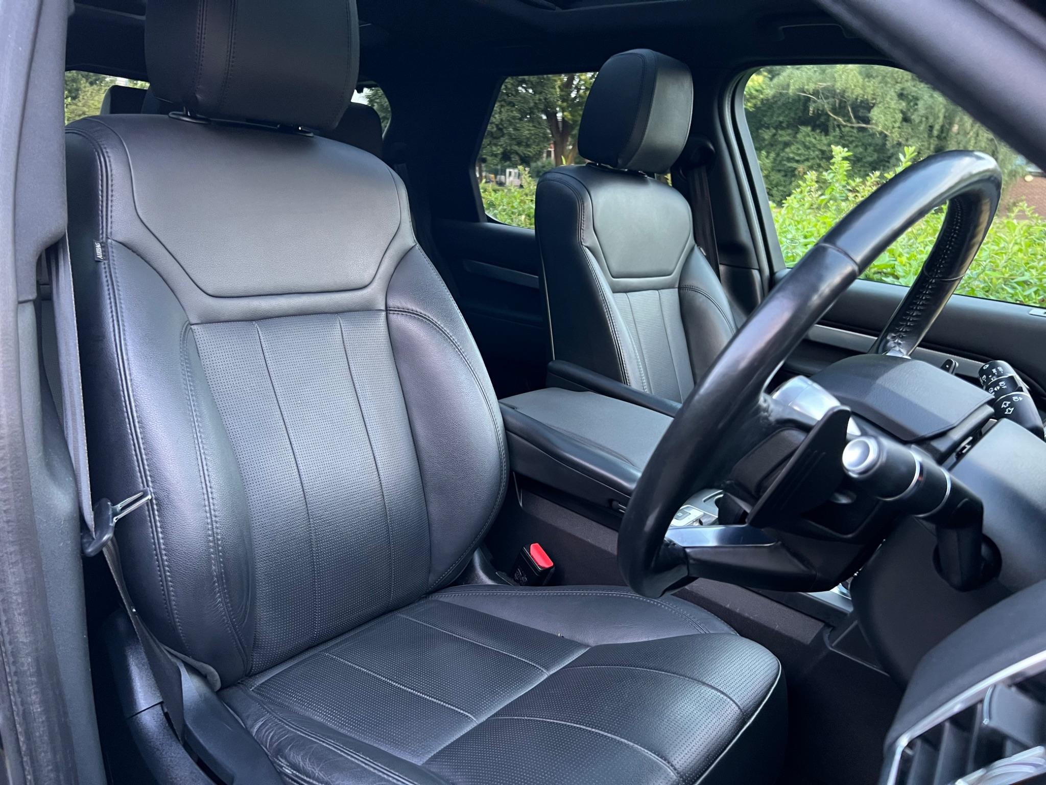 Land Rover Discovery view 18