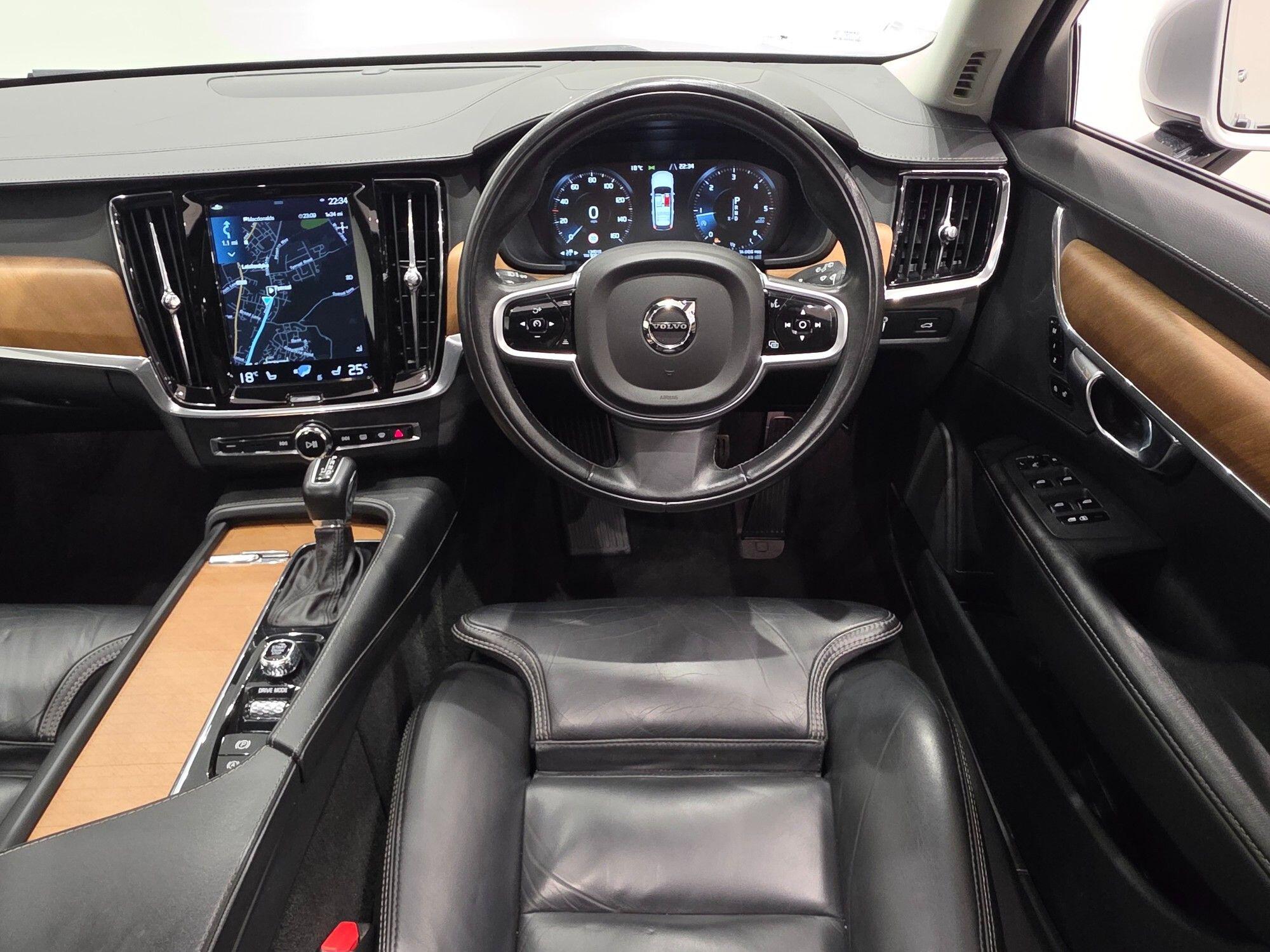 Volvo V90 view 34