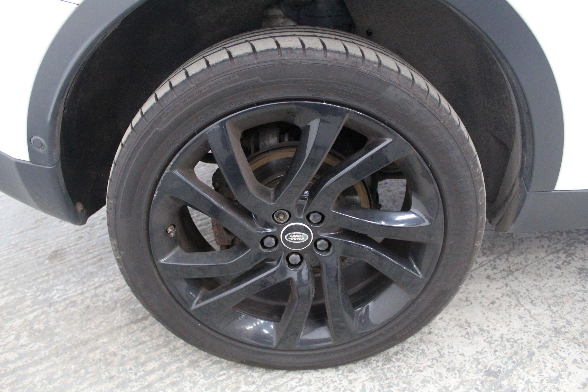 Land Rover Discovery Sport view 56