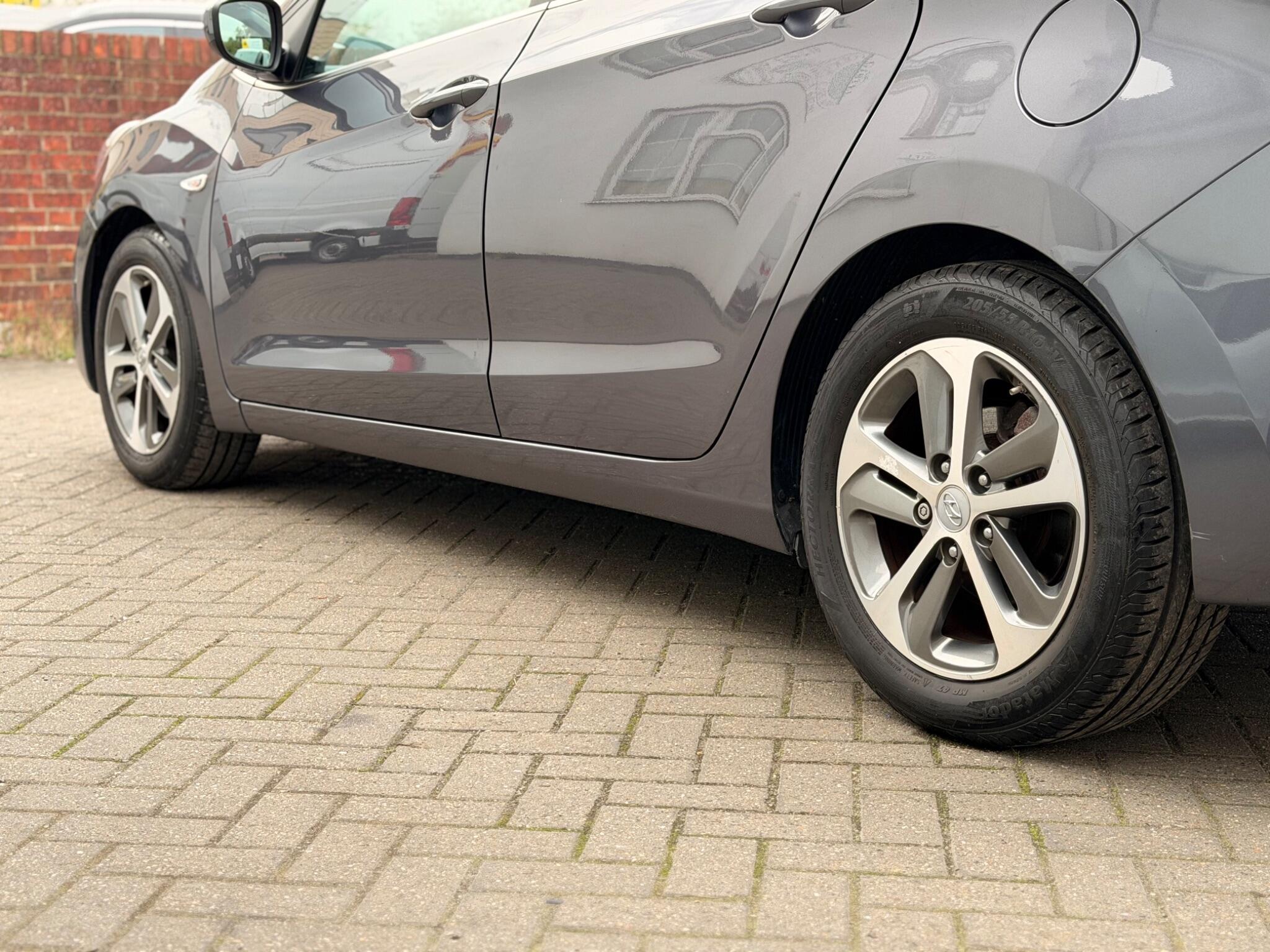 Hyundai i30 view 7