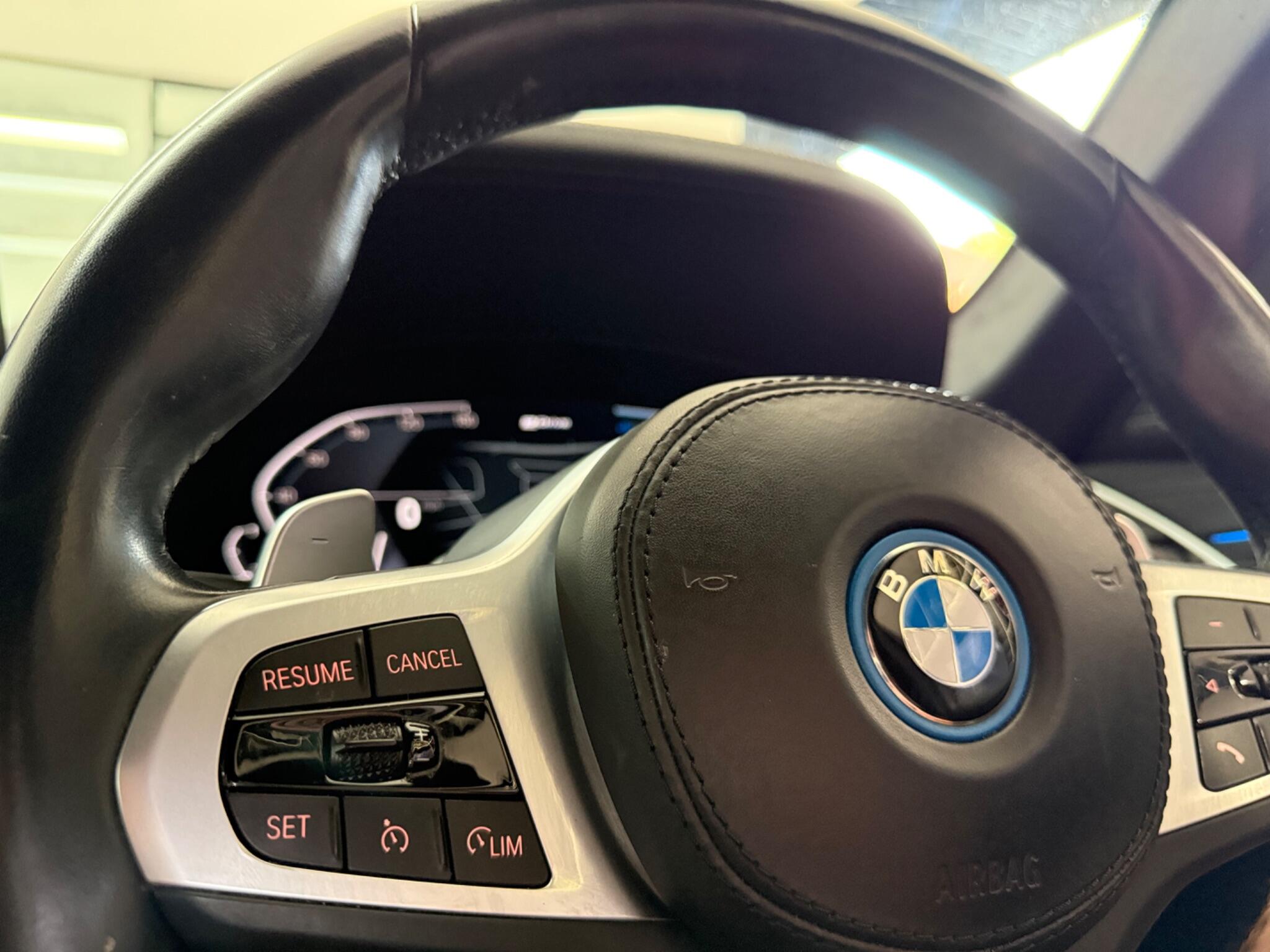 BMW 5 Series view 27