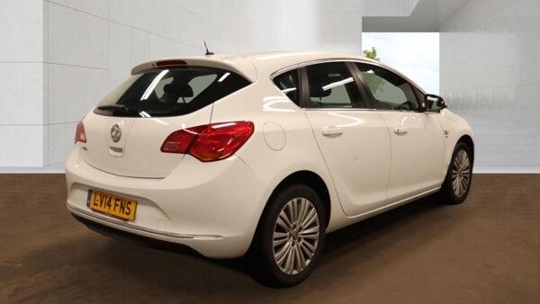 Vauxhall Astra view 4