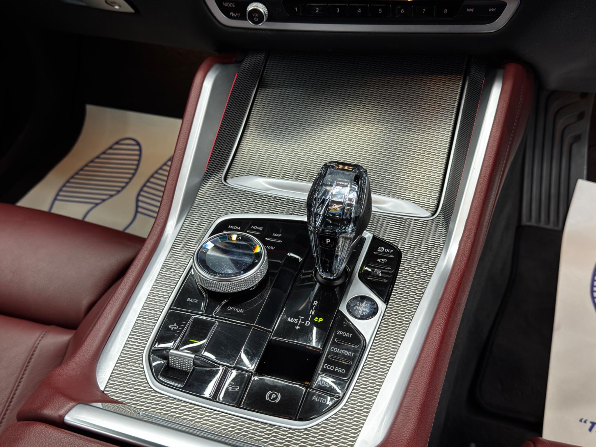 BMW X6 view 24