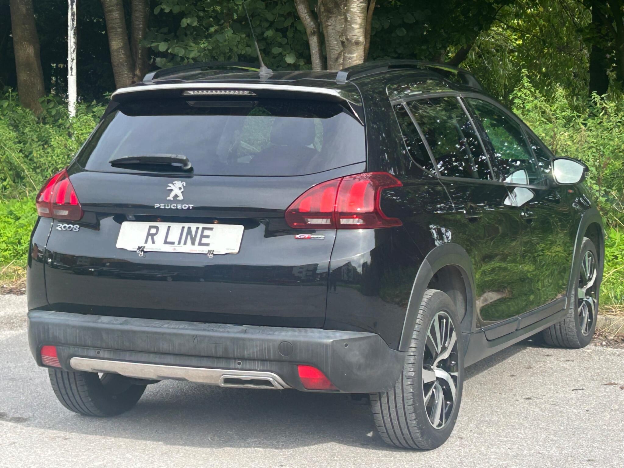 Peugeot 2008 view 11