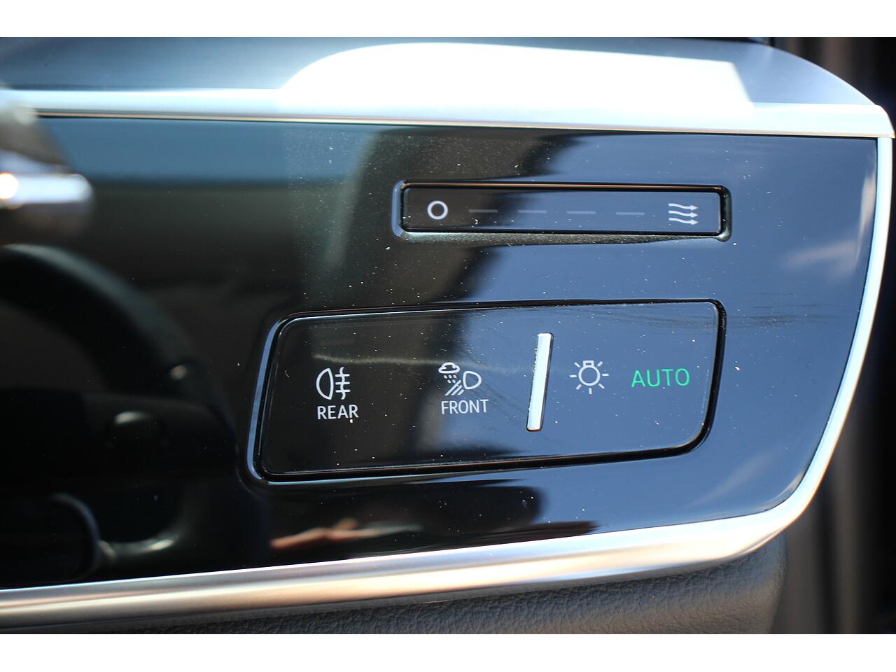 Audi A8 view 34