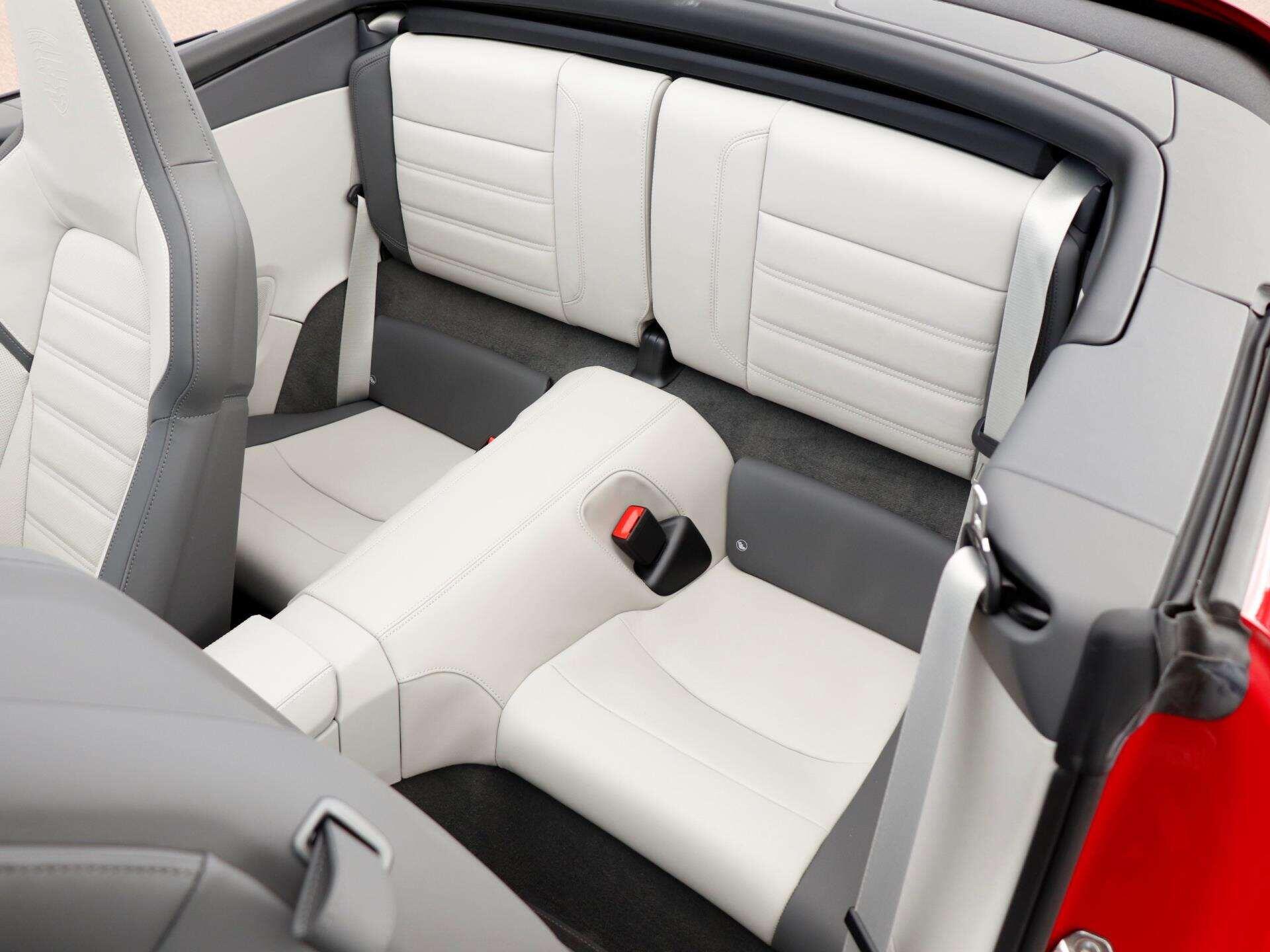 Porsche 911 view 30