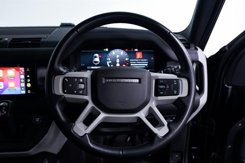 Land Rover Defender view 30