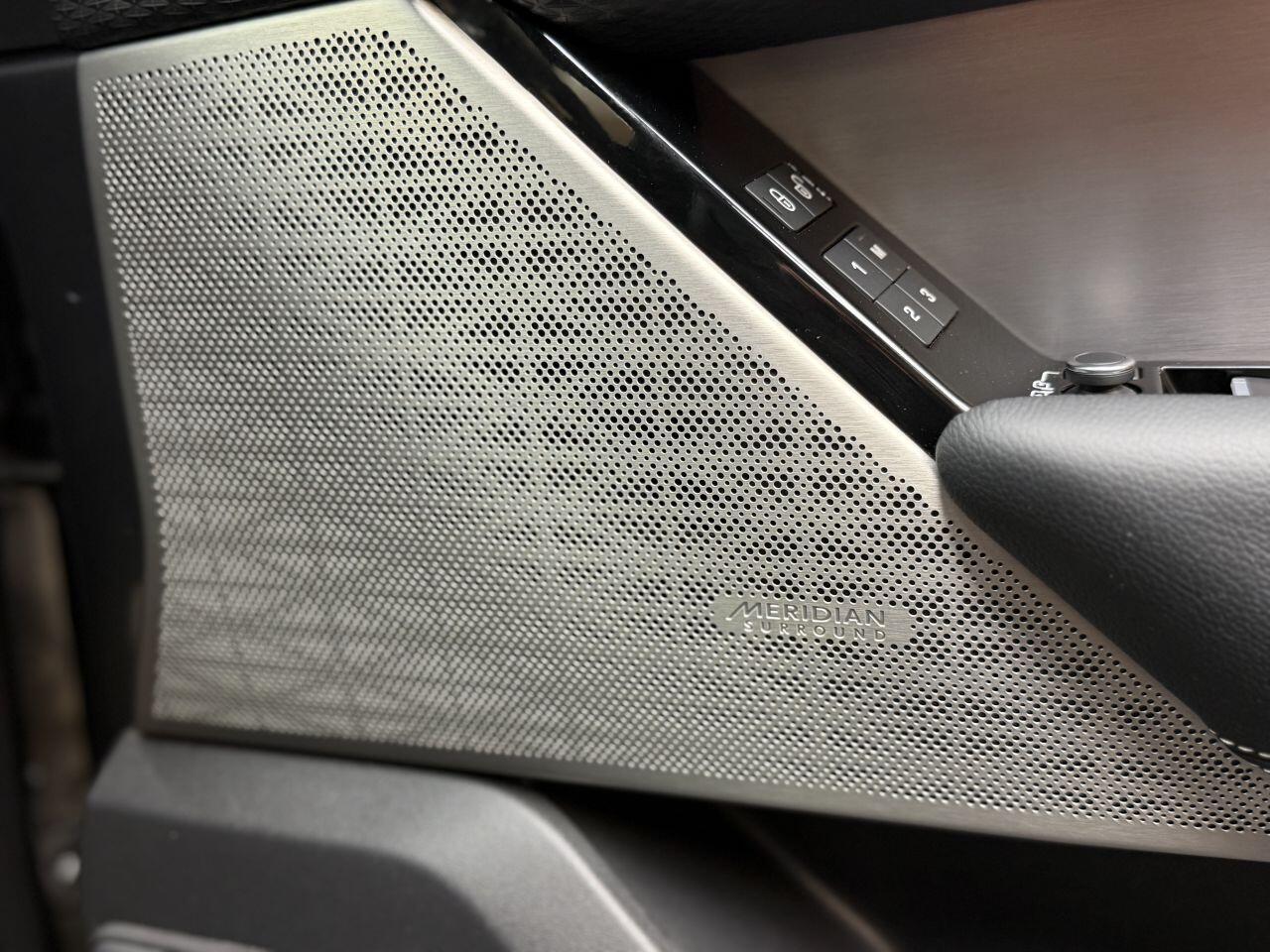 Land Rover Range Rover Velar view 42