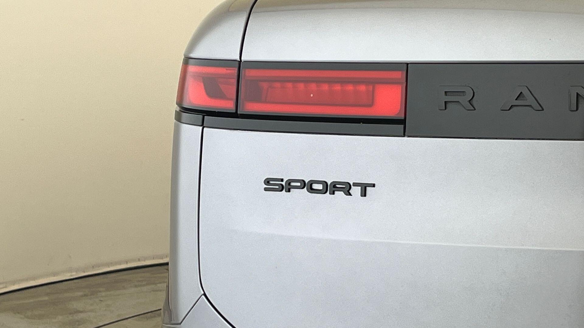 Land Rover Range Rover Sport view 26