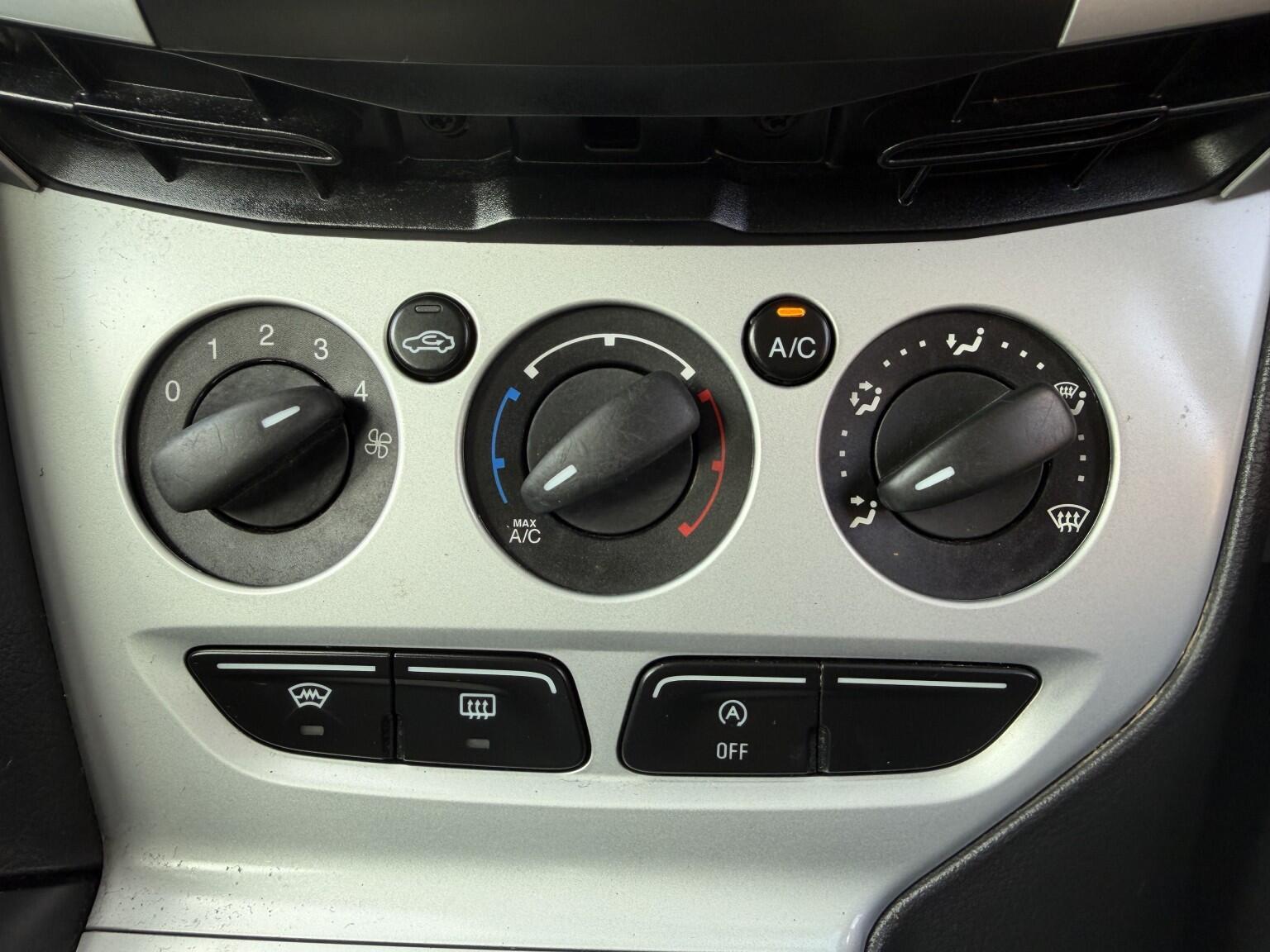Ford Focus view 30