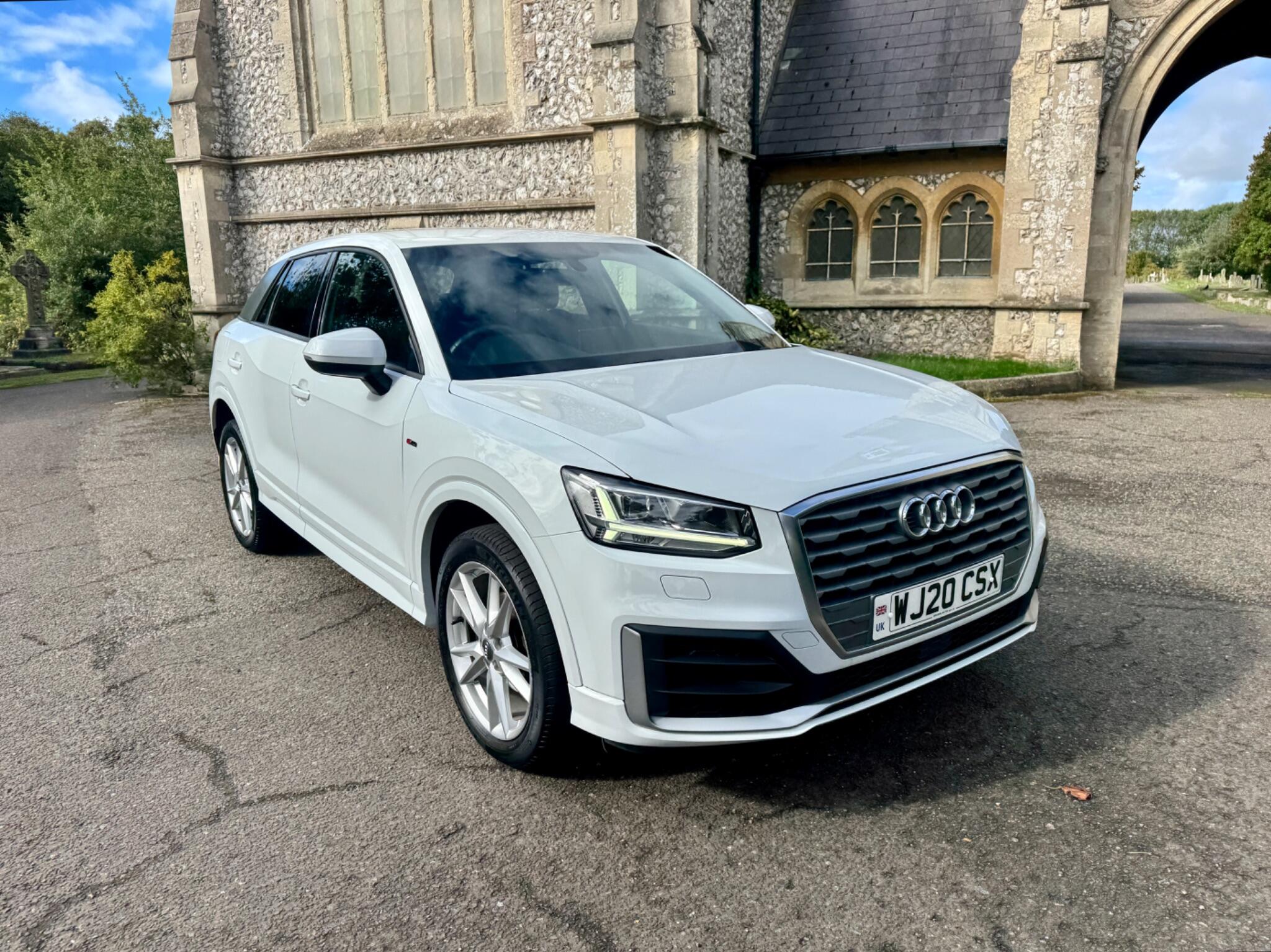 Audi Q2 view 6