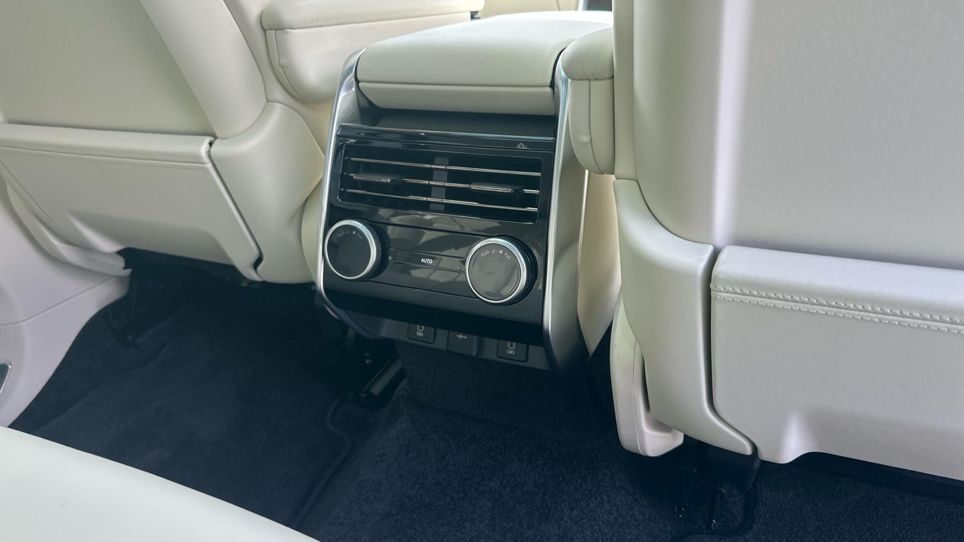 Land Rover Range Rover view 60