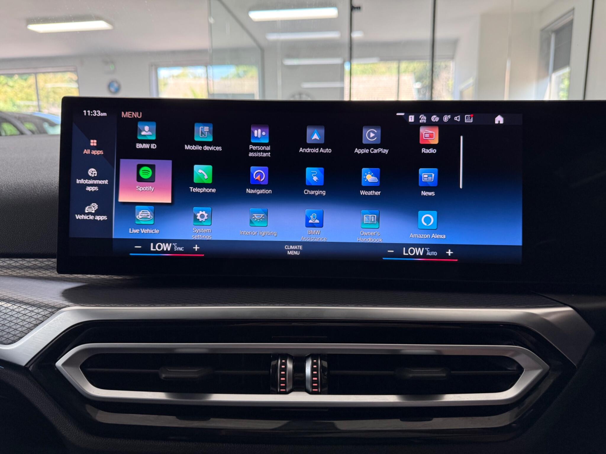 BMW 3 Series view 23