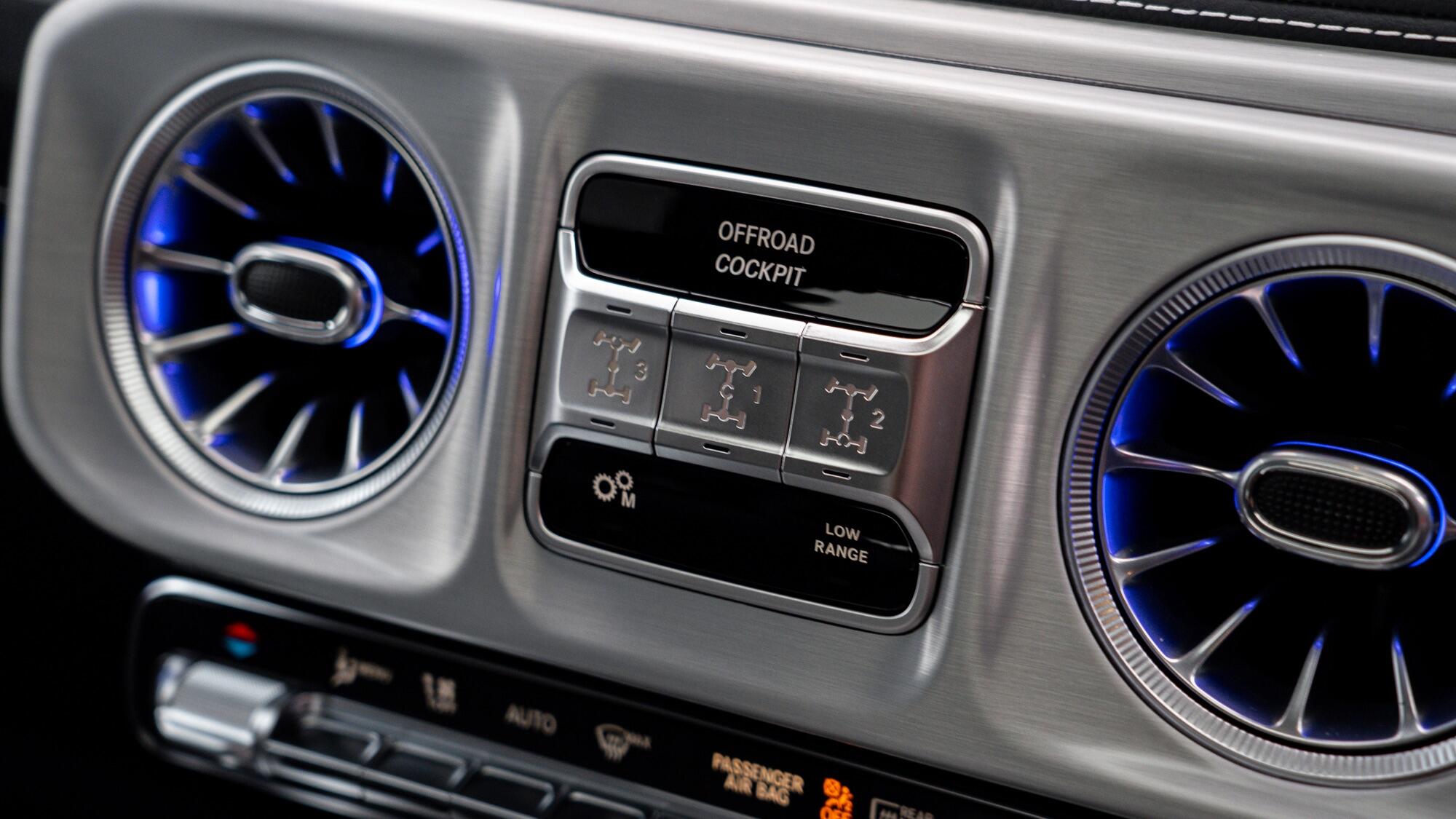 Mercedes-Benz G-Class view 18