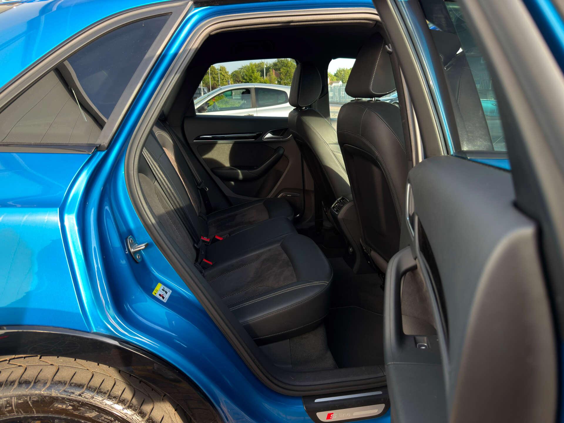 Audi Q3 view 28