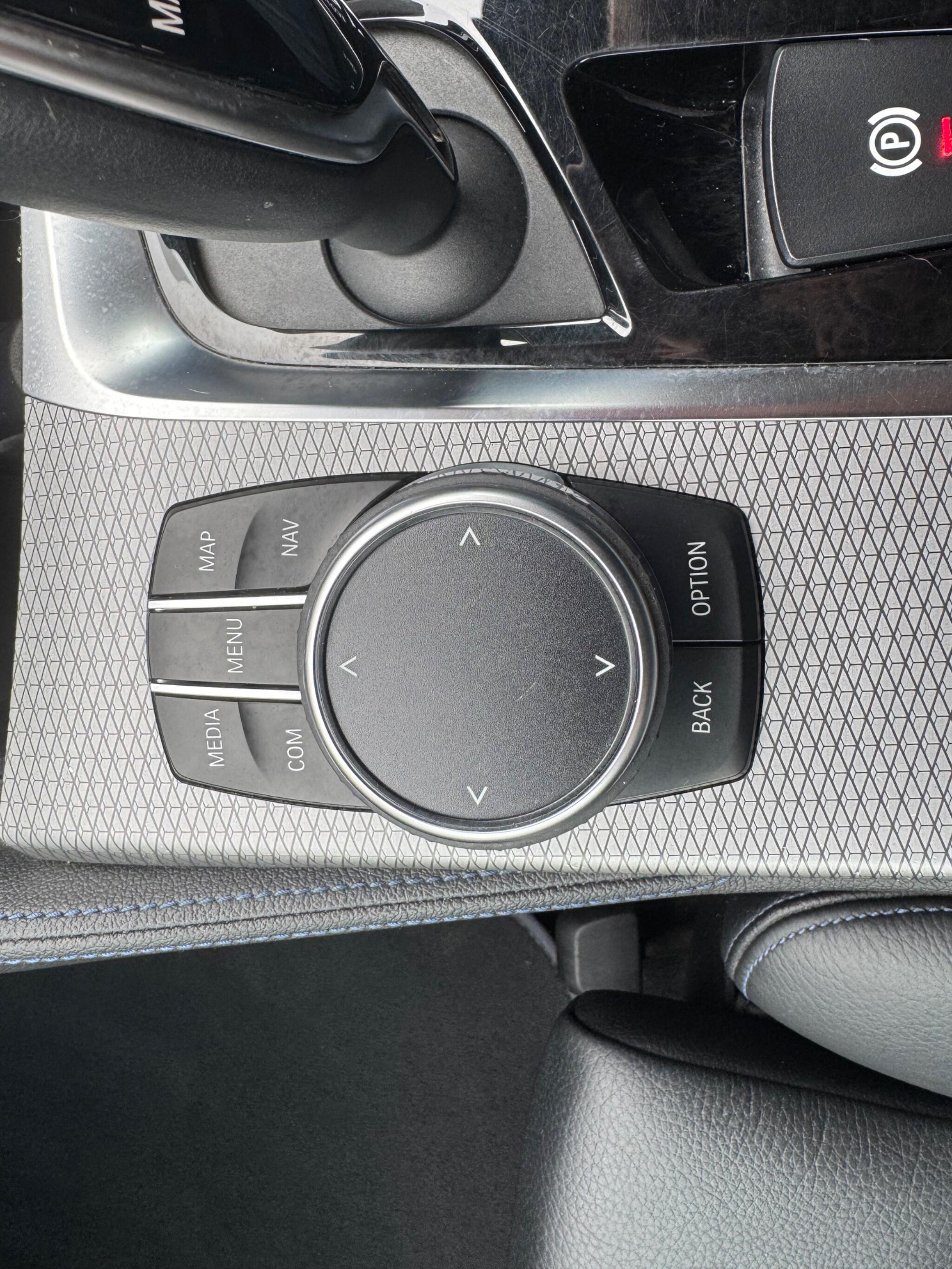 BMW 5 Series view 16
