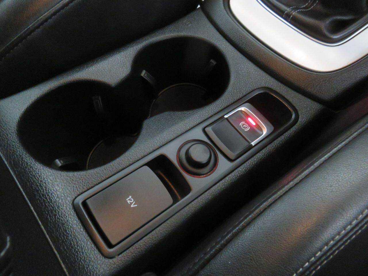 Audi Q3 view 41