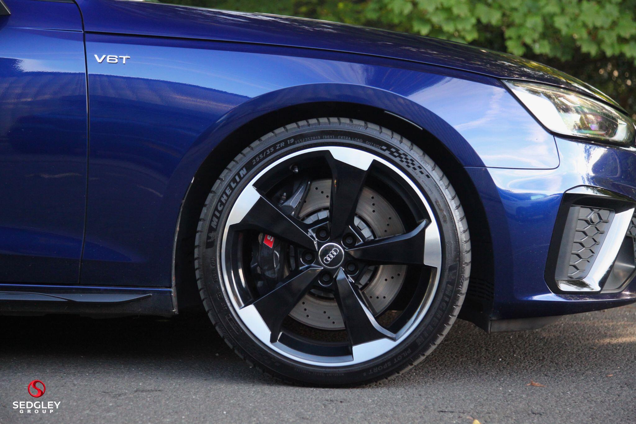 Audi S4 view 9