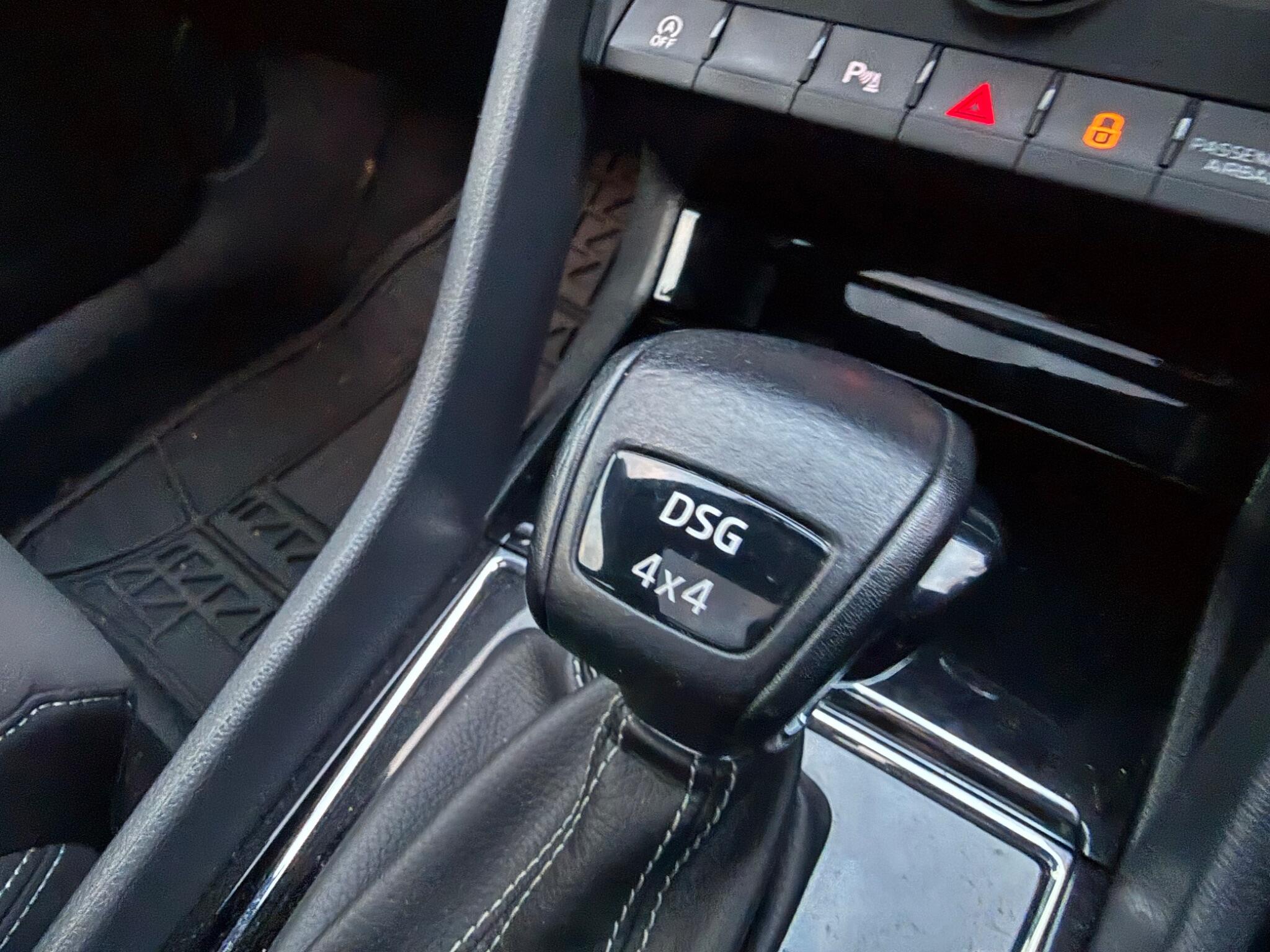 Skoda Karoq 2.0 TSI SportLine DSG 4WD Euro 6 (s/s) 5dr — photo 27 of 112