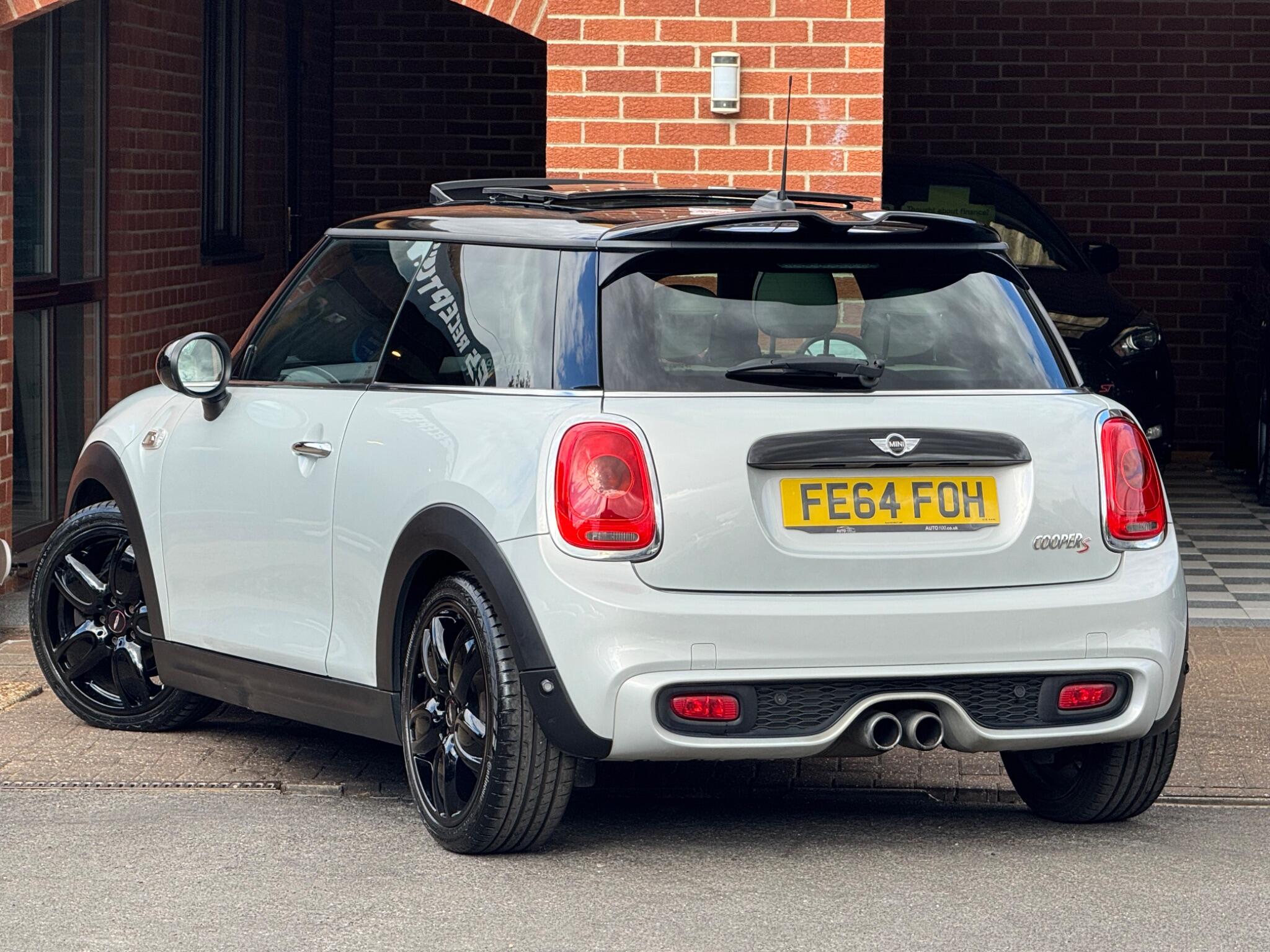 Mini Hatch view 3