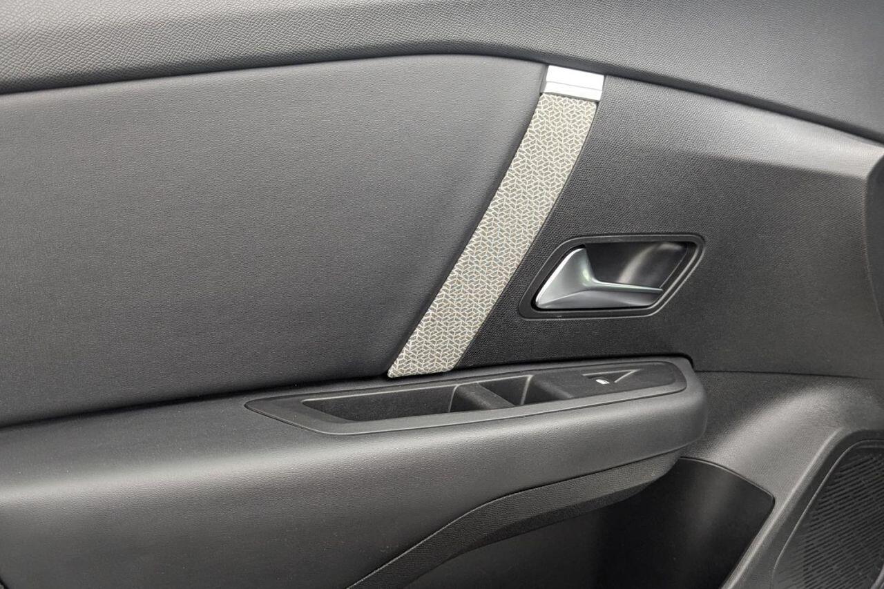 Citroen C4 view 28