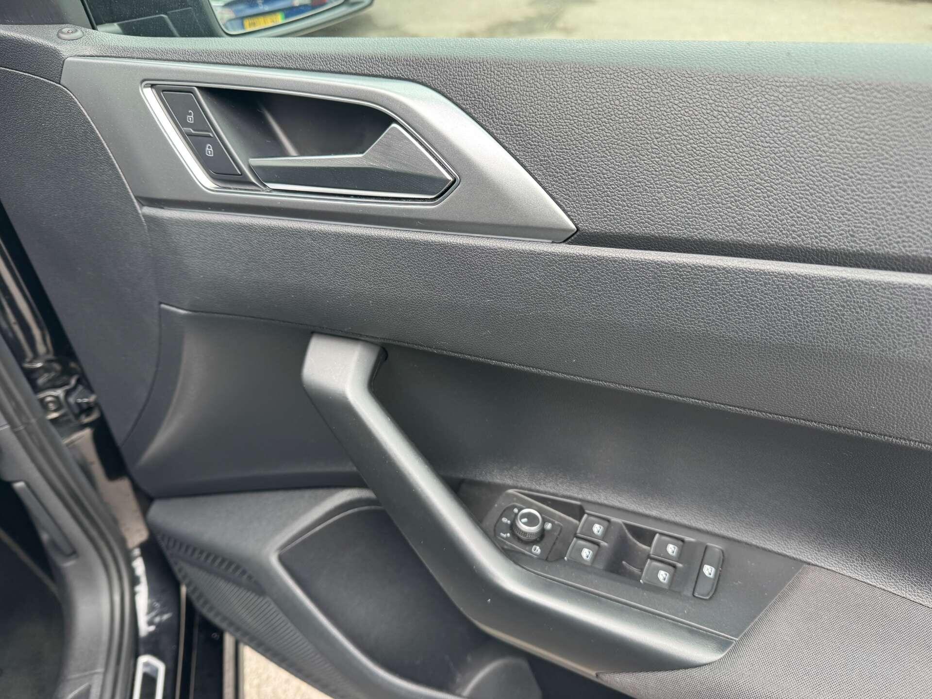Volkswagen Polo view 38