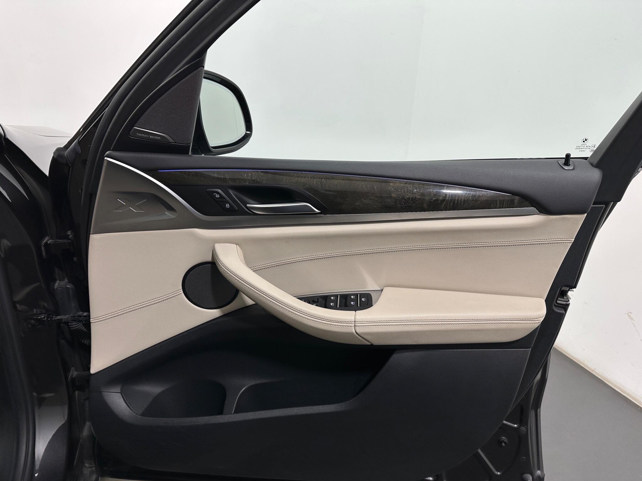 BMW X3 view 36
