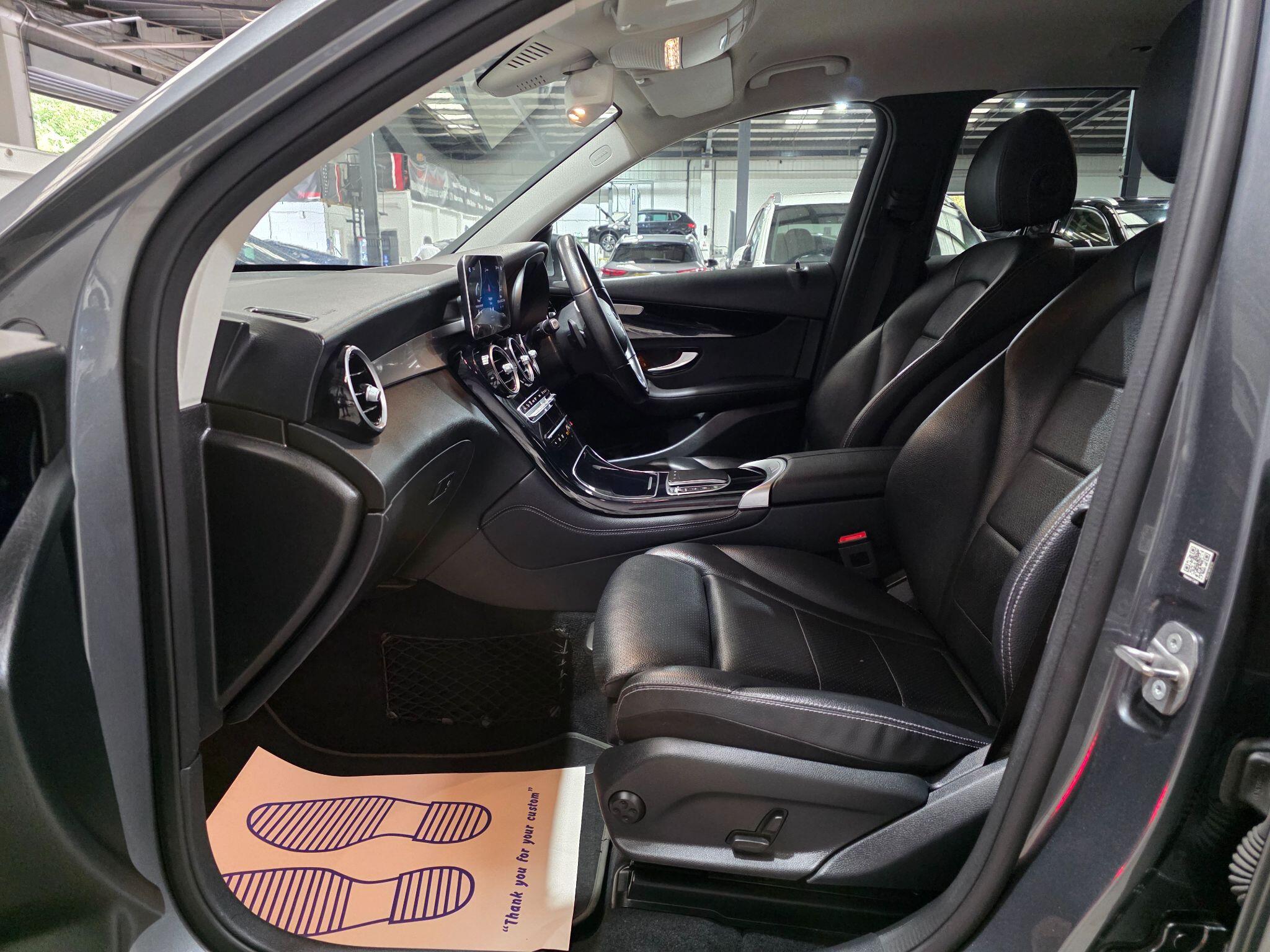 Mercedes-Benz GLC view 27
