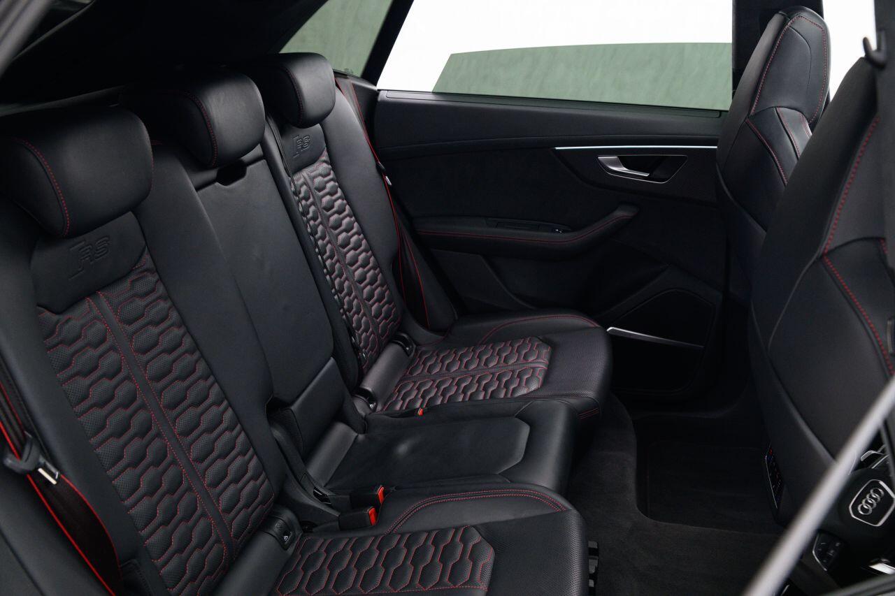 Audi RS Q8 view 22