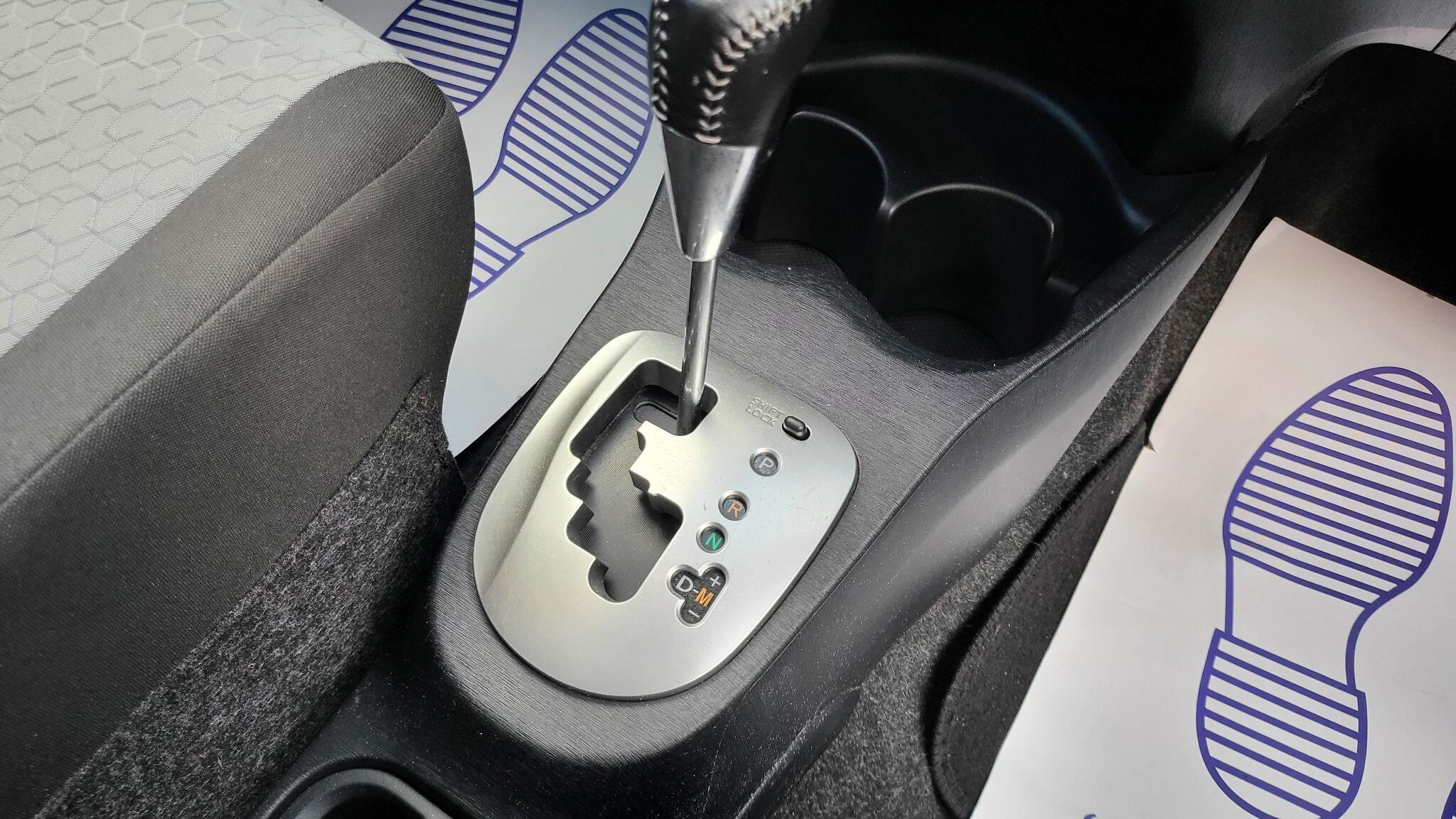 Toyota Yaris view 15