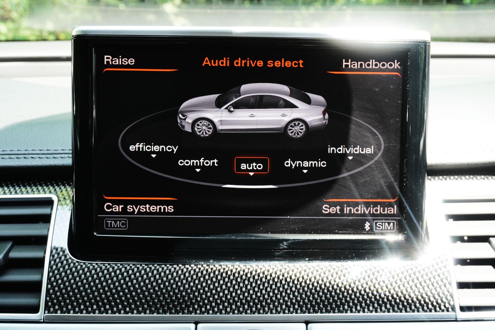 Audi S8 view 34