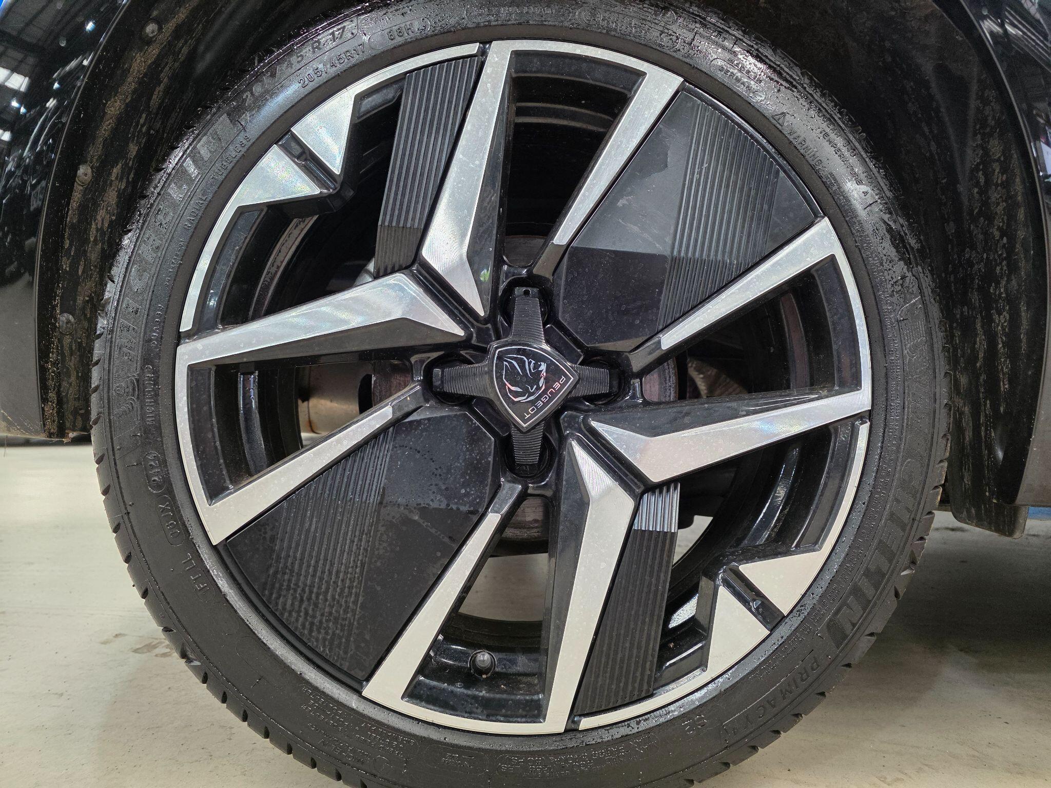 Peugeot 208 view 28