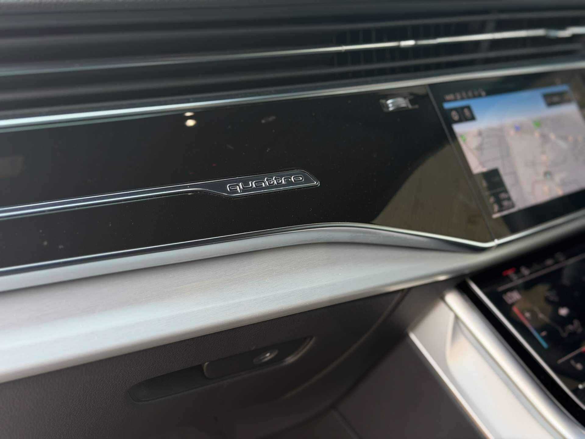 Audi Q8 view 13