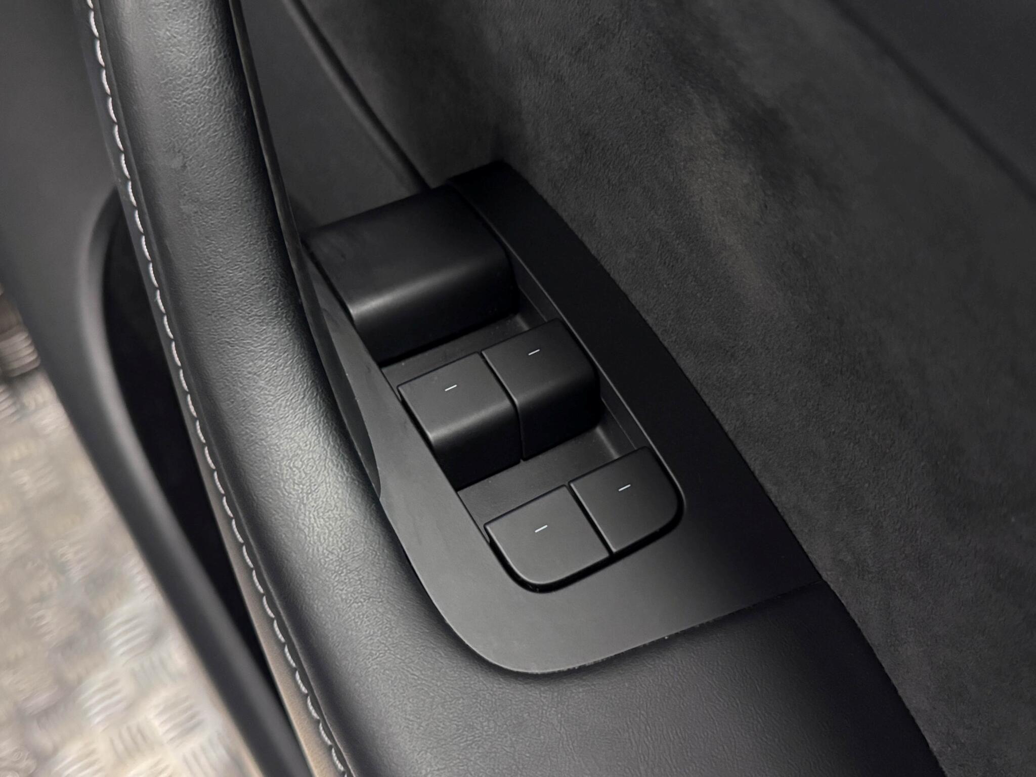 Tesla Model Y view 24