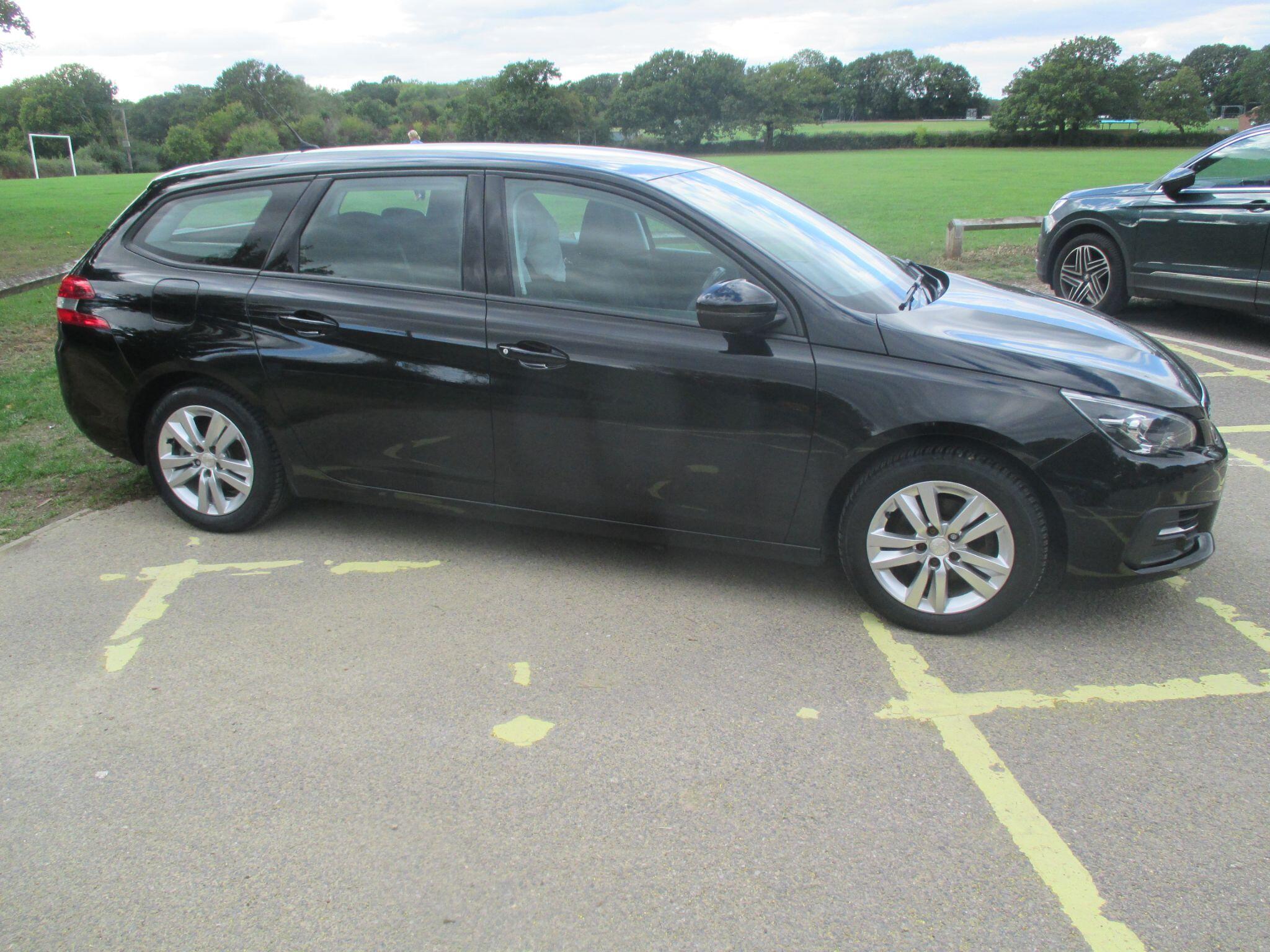 Peugeot 308 SW view 8