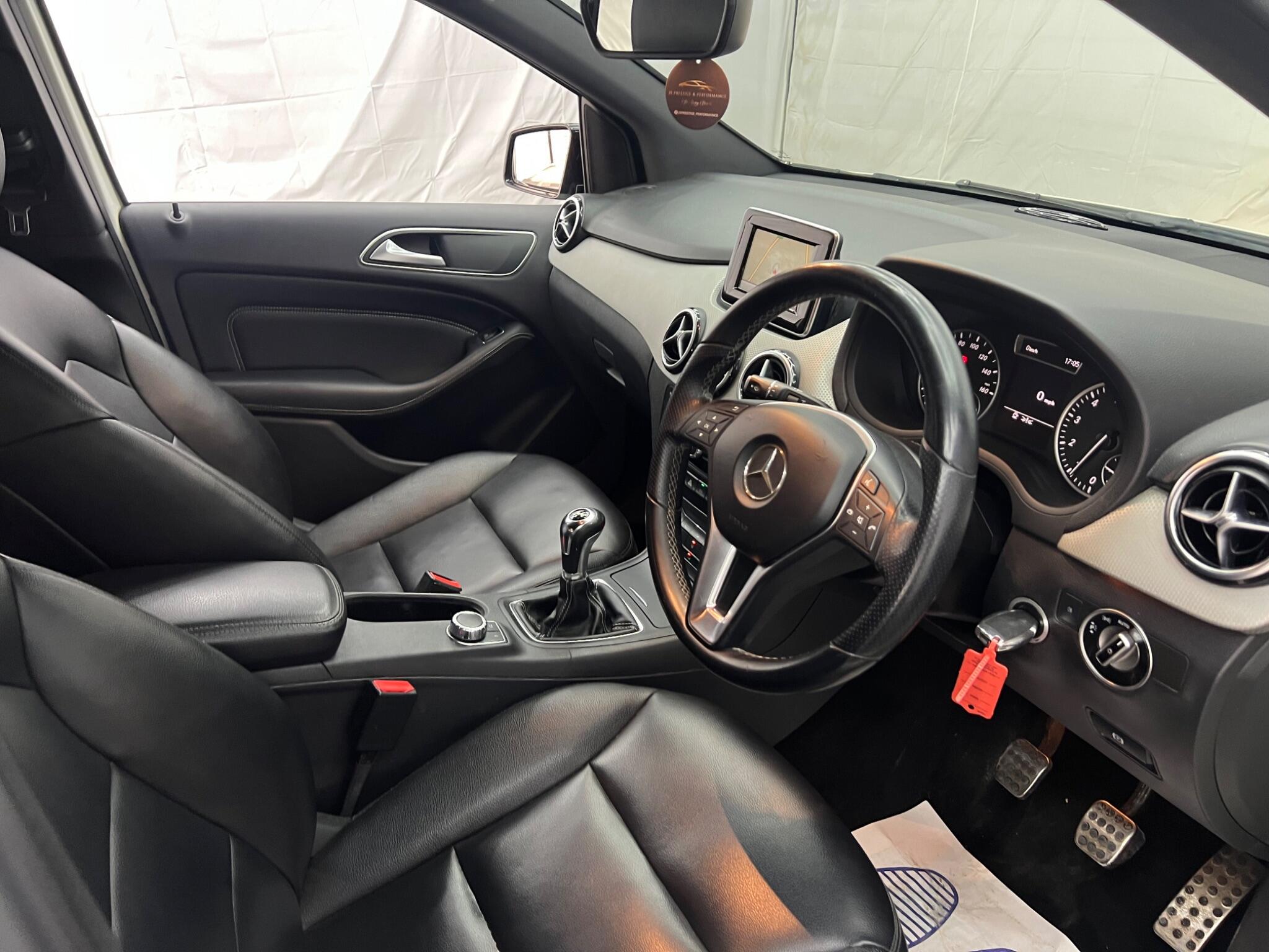 Mercedes-Benz B Class view 13