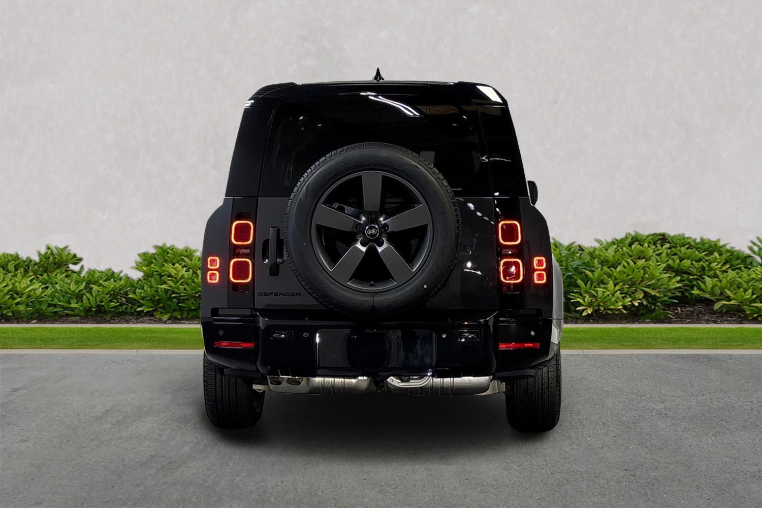 Land Rover Defender view 4